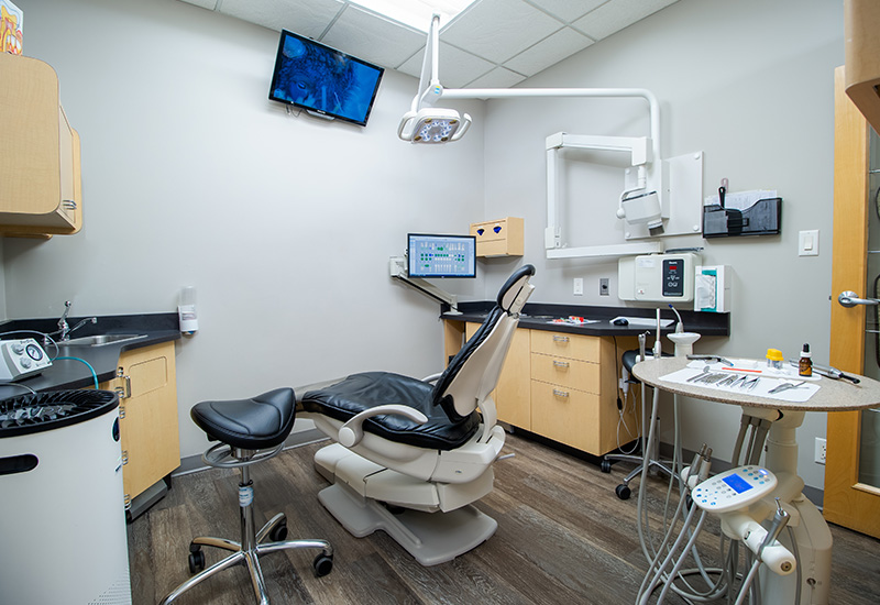 Uplands Dental Clinic | 5769 Turner Rd Unit 4, Nanaimo, BC V9T 6L8, Canada | Phone: (250) 729-8060