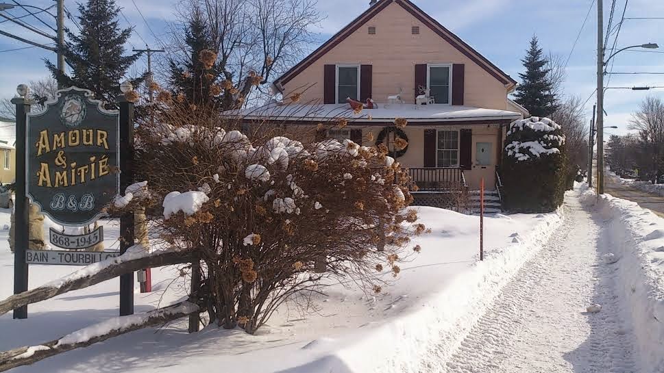 Gîte Amour et Amitié B&B | 30 Rue de Hatley, Magog, QC J1X 3G4, Canada | Phone: (888) 244-1945