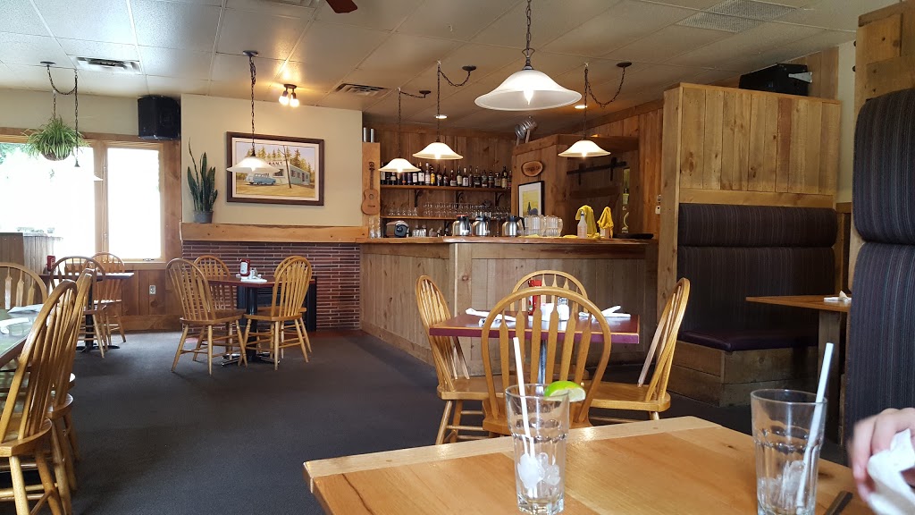 The Lake Hound | 135 Ontario St S, Grand Bend, ON N0M 1T0, Canada | Phone: (519) 238-6786