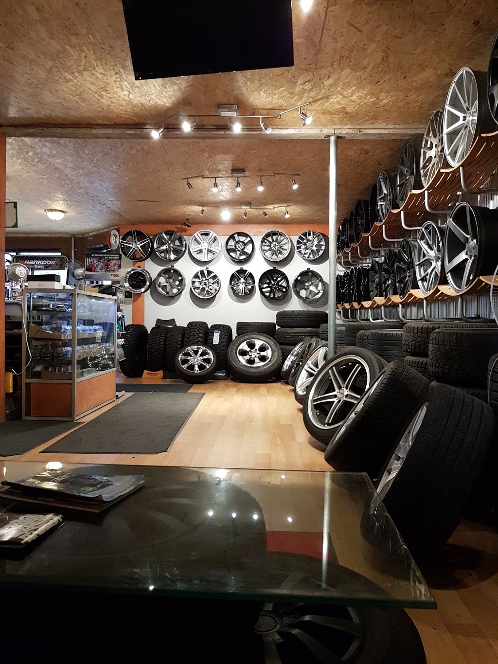 Focus Rims & Performance Supply | 70 Nebo Rd #3, Hamilton, ON L8W 2E3, Canada | Phone: (905) 318-2856