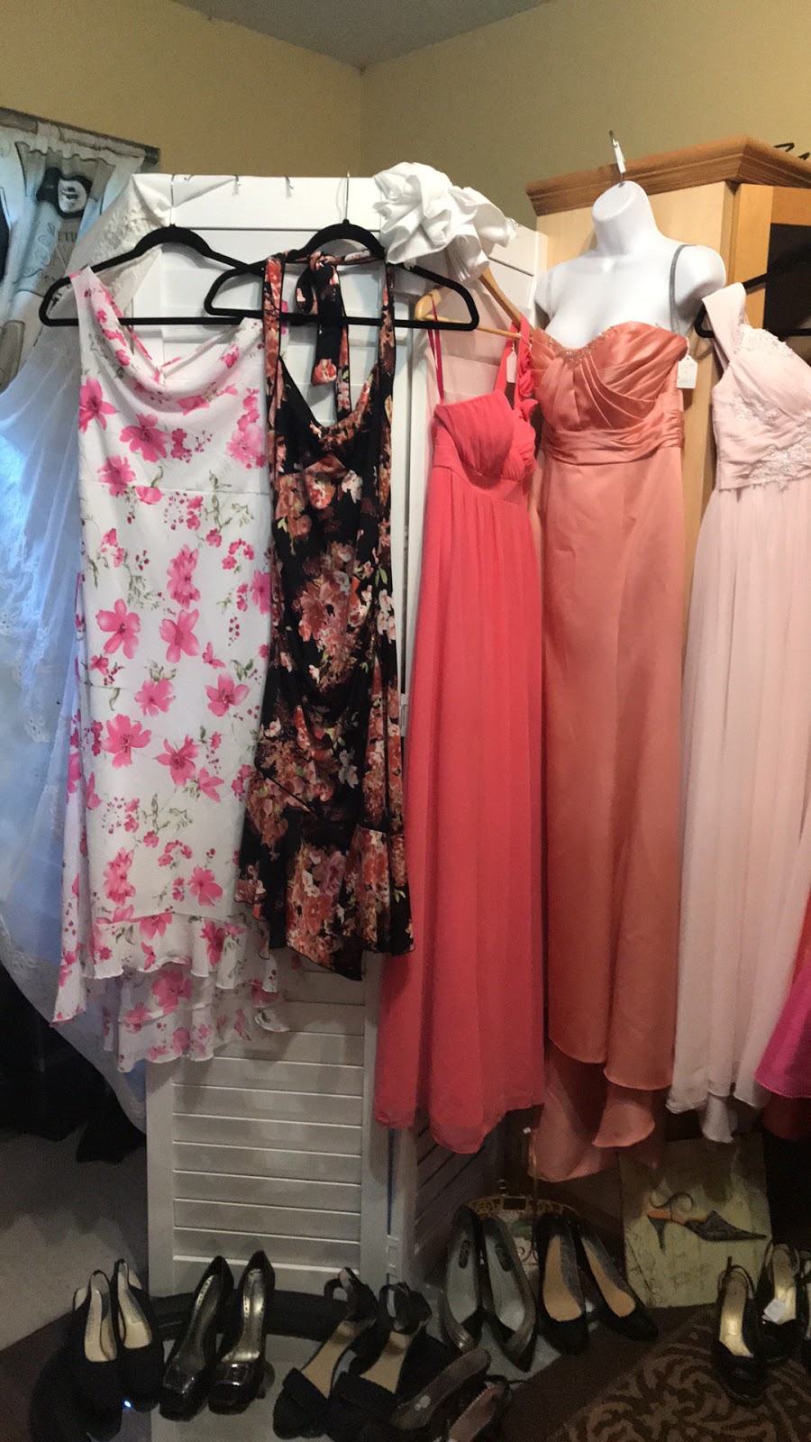 My Little Dress Shop | 7146 Vipond Rd, Nanaimo, BC V9T 6H1, Canada | Phone: (250) 713-3434