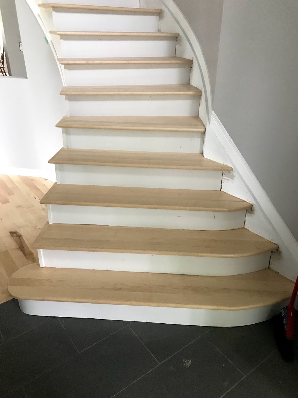 Colonnade Floors & Stairs | 1000 Castle Hill Crescent, Nepean, ON K2E 7J5, Canada | Phone: (613) 878-7795