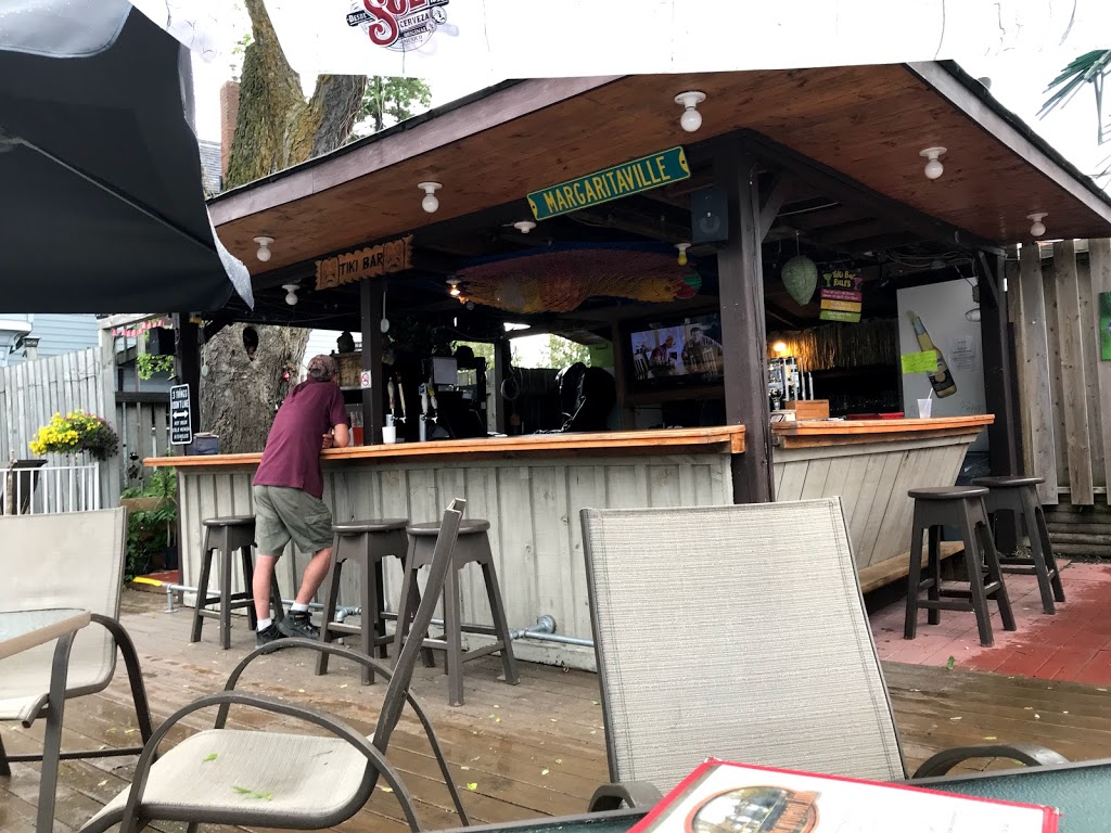 Riverview Waterfront Bar and Grill | 31 Main St, Bobcaygeon, ON K0M 1A0, Canada | Phone: (705) 738-5433