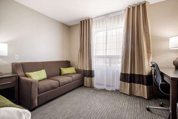 Comfort Inn & Suites | 6846 66 St, Red Deer, AB T4P 3T5, Canada | Phone: (403) 348-0025