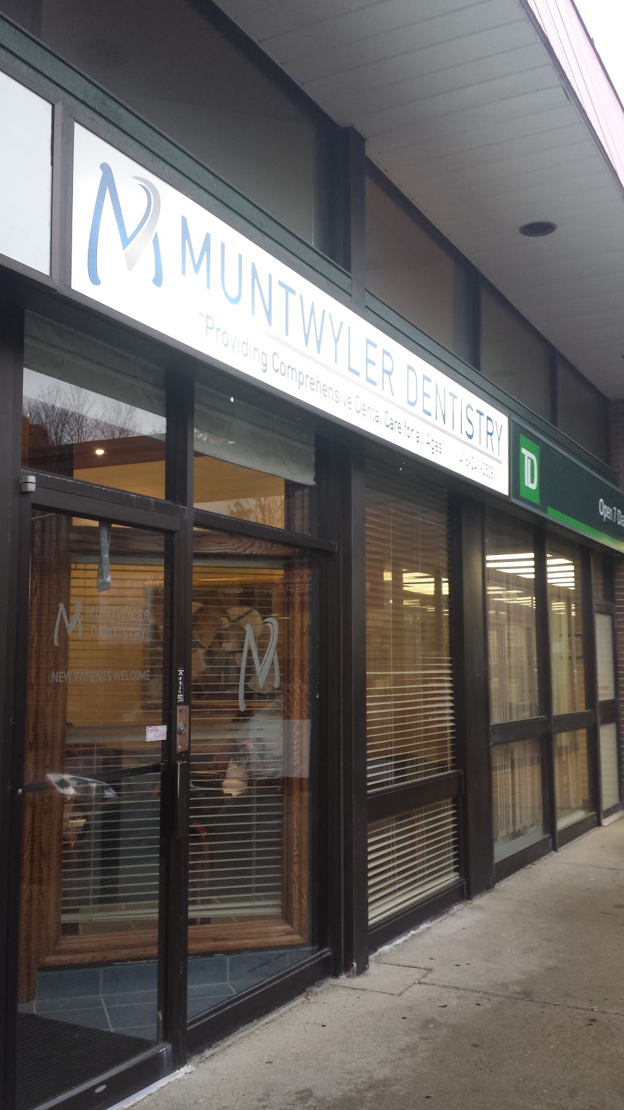 Muntwyler Dentistry | 250 Wincott Dr, Etobicoke, ON M9R 2R5, Canada | Phone: (416) 241-2508