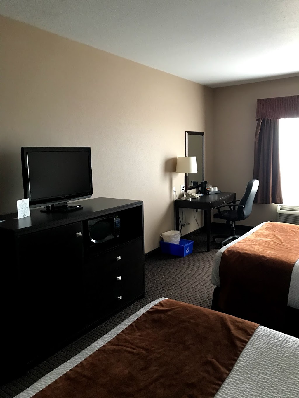 Days Inn Innisfail | 5010 40 Ave, Innisfail, AB T4G 1Z1, Canada | Phone: (403) 227-4405