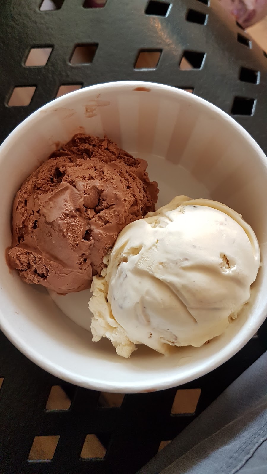 MacKays Ice Cream | 220 1 St W, Cochrane, AB T4C 2E7, Canada | Phone: (403) 932-2455