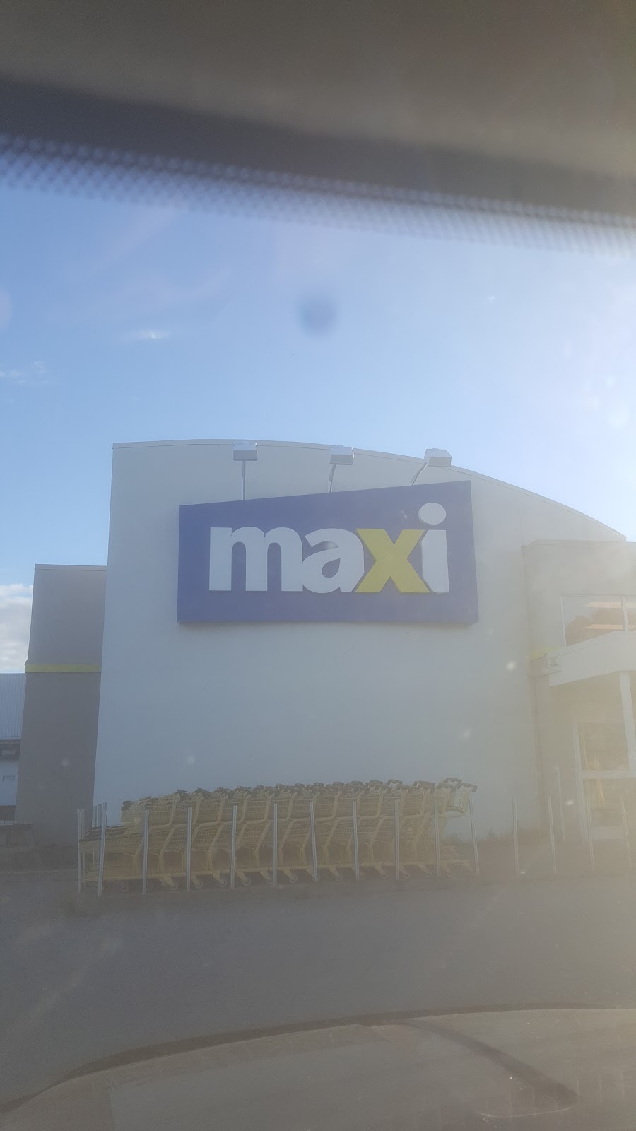 Maxi | 130 Route Racette, Saint-Augustin-de-Desmaures, QC G3A 1W1, Canada | Phone: (418) 878-2615