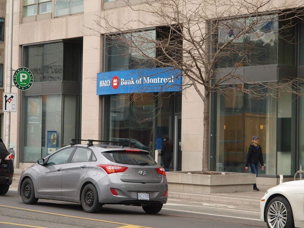 BMO Bank of Montreal | 242 Bloor St W, Toronto, ON M5S 1T8, Canada | Phone: (416) 867-4663