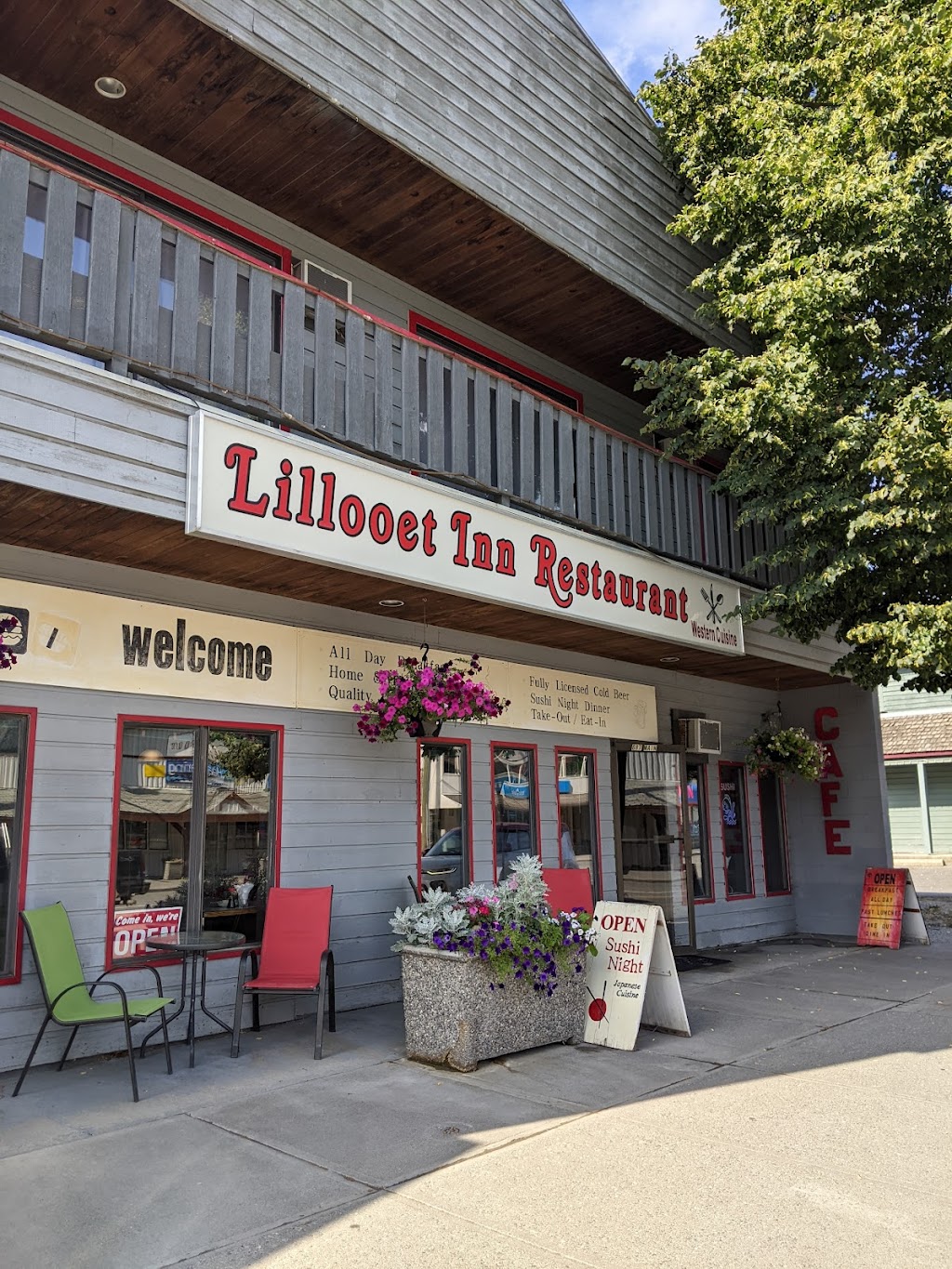 Lillooet Inn Restaurant | 691 Main St, Lillooet, BC V0K 1V0, Canada | Phone: (250) 256-0028