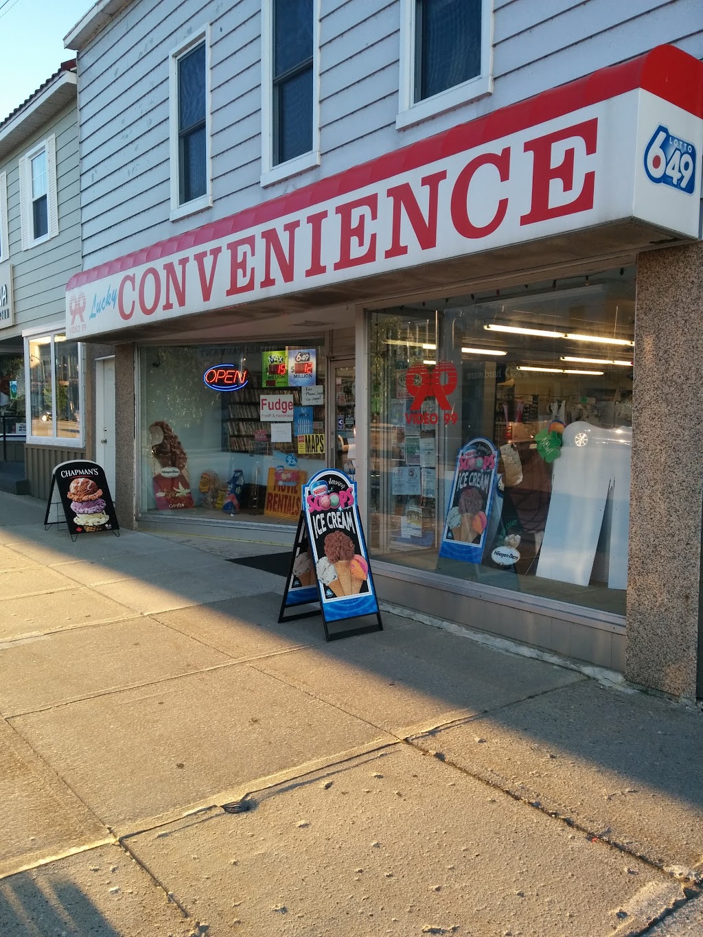 Lucky Convenience | 161 High St, Southampton, ON N0H 2L0, Canada | Phone: (519) 797-2996