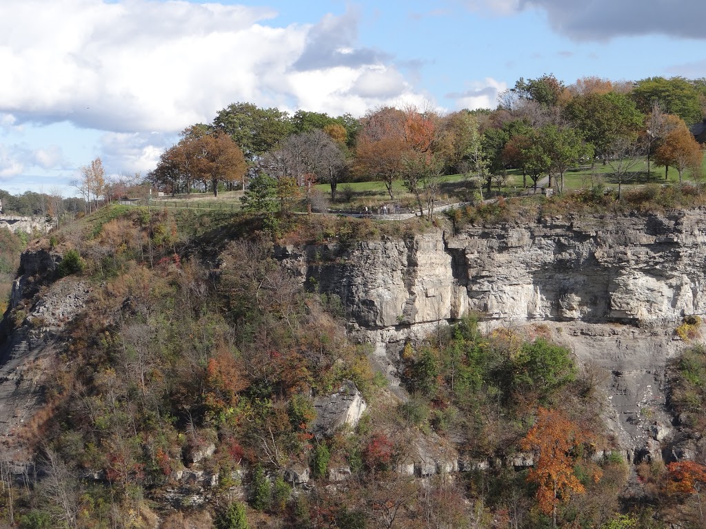 Niagara River Rock | 3850 Niagara Pkwy, Niagara Falls, ON L2E 3E8, Canada