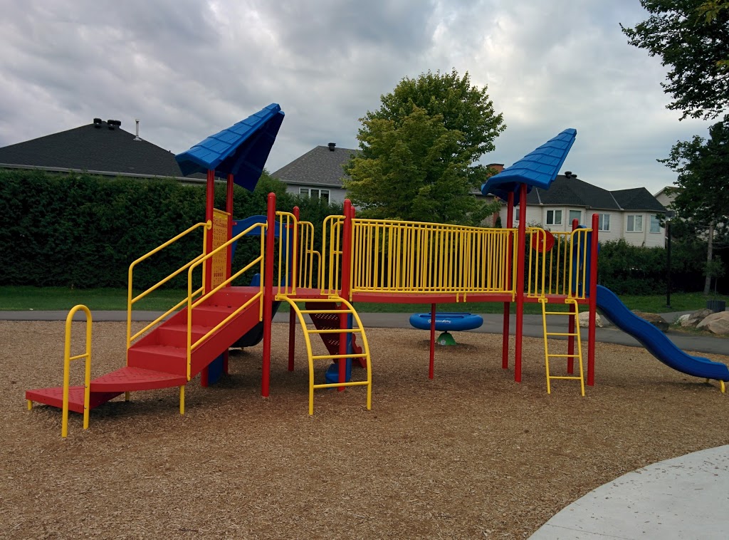 Calzavara Family Park | 1602 Blohm Dr, Ottawa, ON K1G 5S6, Canada