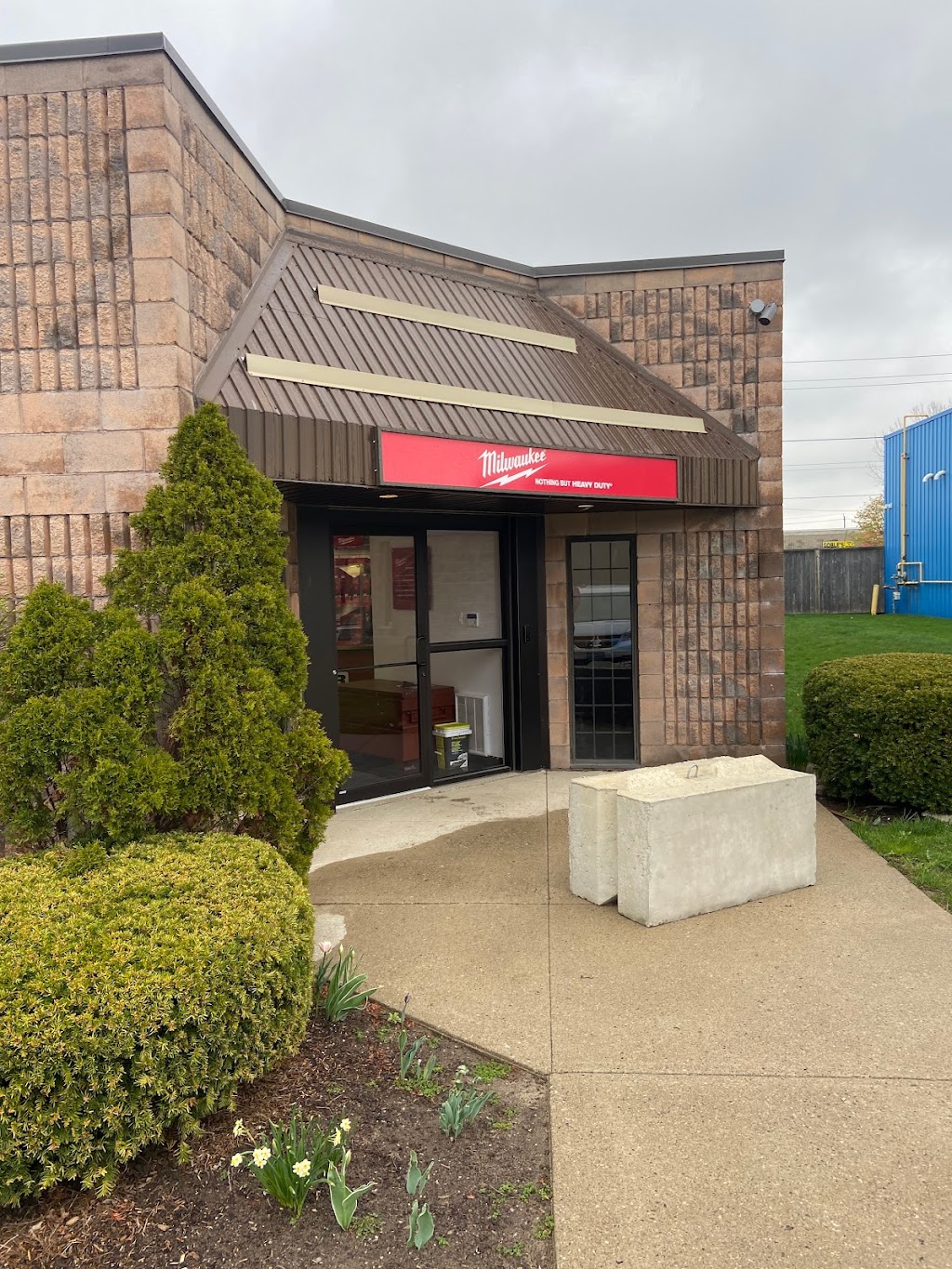 Milwaukee Tool Factory Service Center | 335 Sovereign Rd #3, London, ON N6M 1A6, Canada | Phone: (877) 948-2360