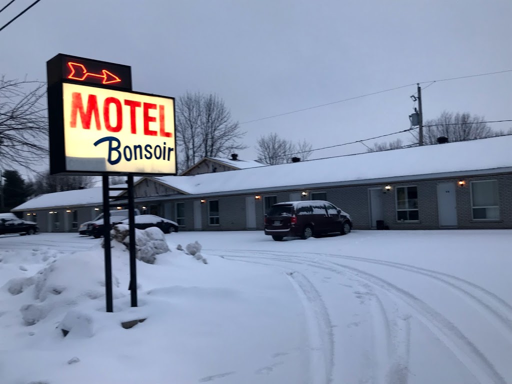 Motel Bonsoir | 120 Chemin du Golf East, Saint-Charles-Borromée, QC J6E 2B6, Canada | Phone: (450) 753-4258