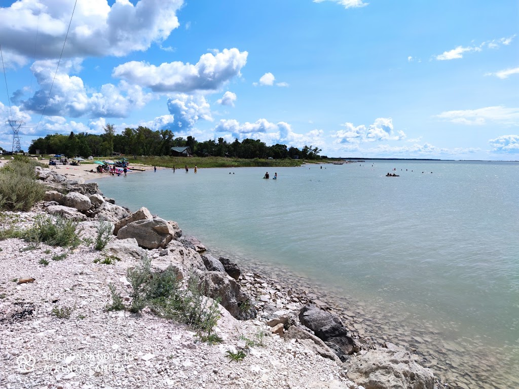 Lake Manitoba Narrows Chalet 5 | 9 Skinny Dip Drive, Oakview, MB R0C 2K0, Canada | Phone: (204) 293-0556