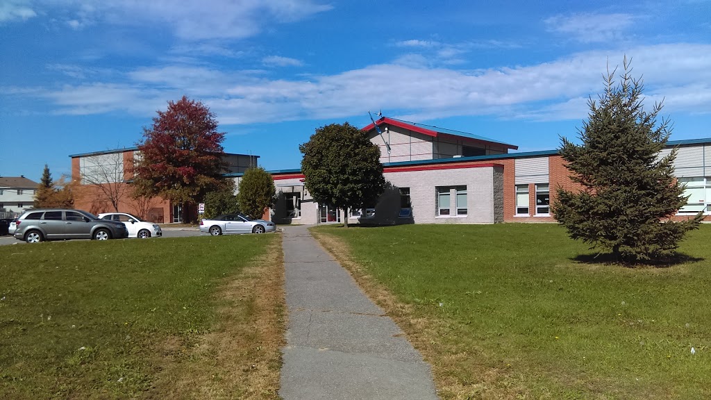 École Aux Quatre-Vents | 1115 Rue de Neuville, Gatineau, QC J8M 2C7, Canada | Phone: (819) 281-6225