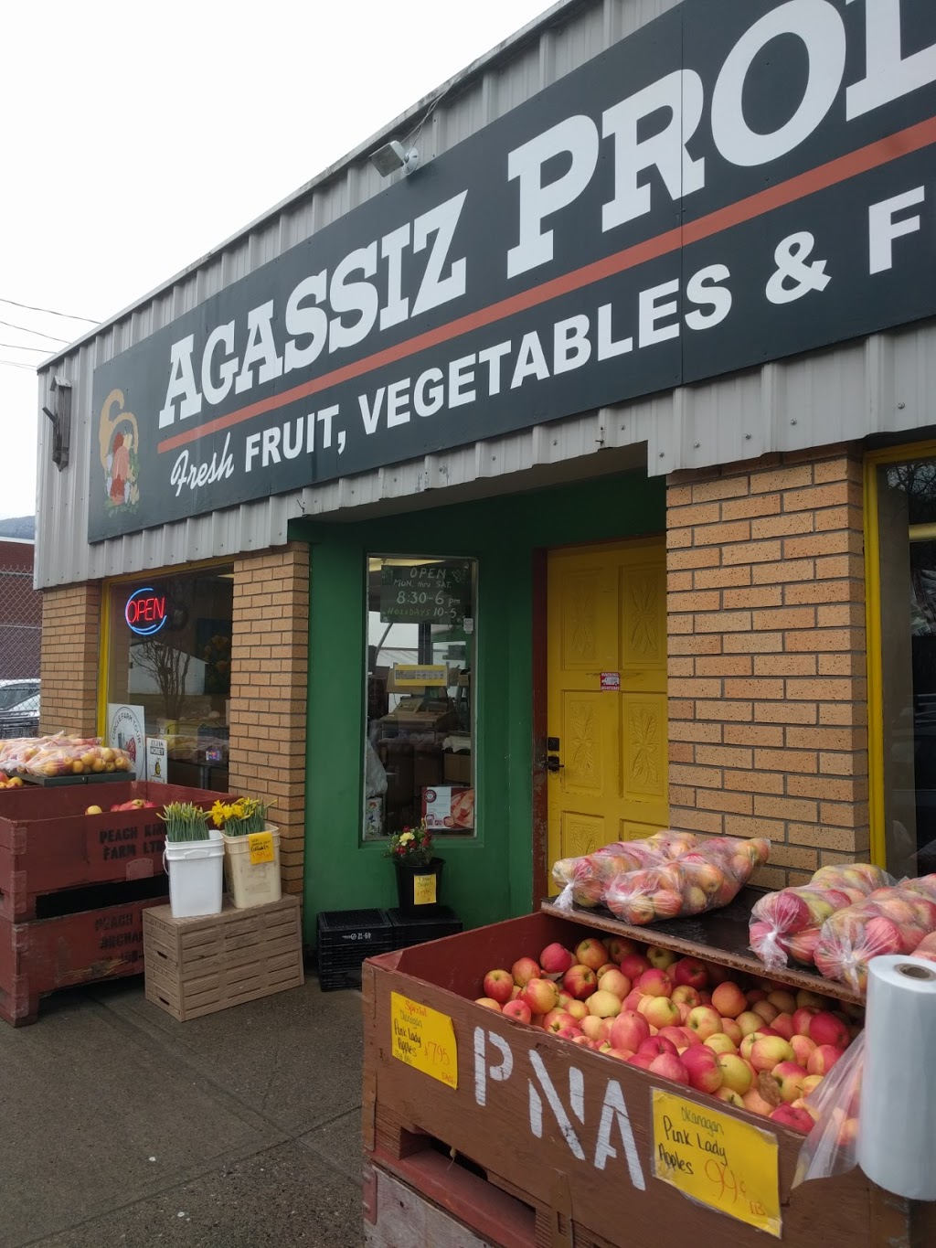 Agassiz Produce Market | 7266 Pioneer Ave, Agassiz, BC V0M 1A0, Canada | Phone: (604) 796-8444