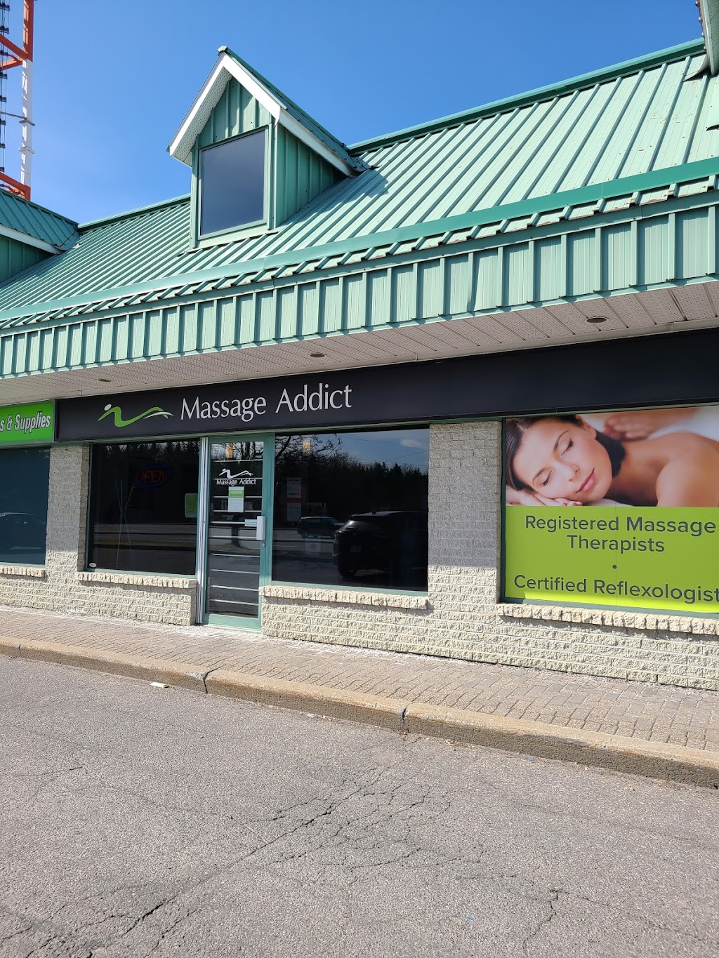 Massage Addict | 595 W Hunt Club Rd #2, Nepean, ON K2G 5X6, Canada | Phone: (613) 688-2855