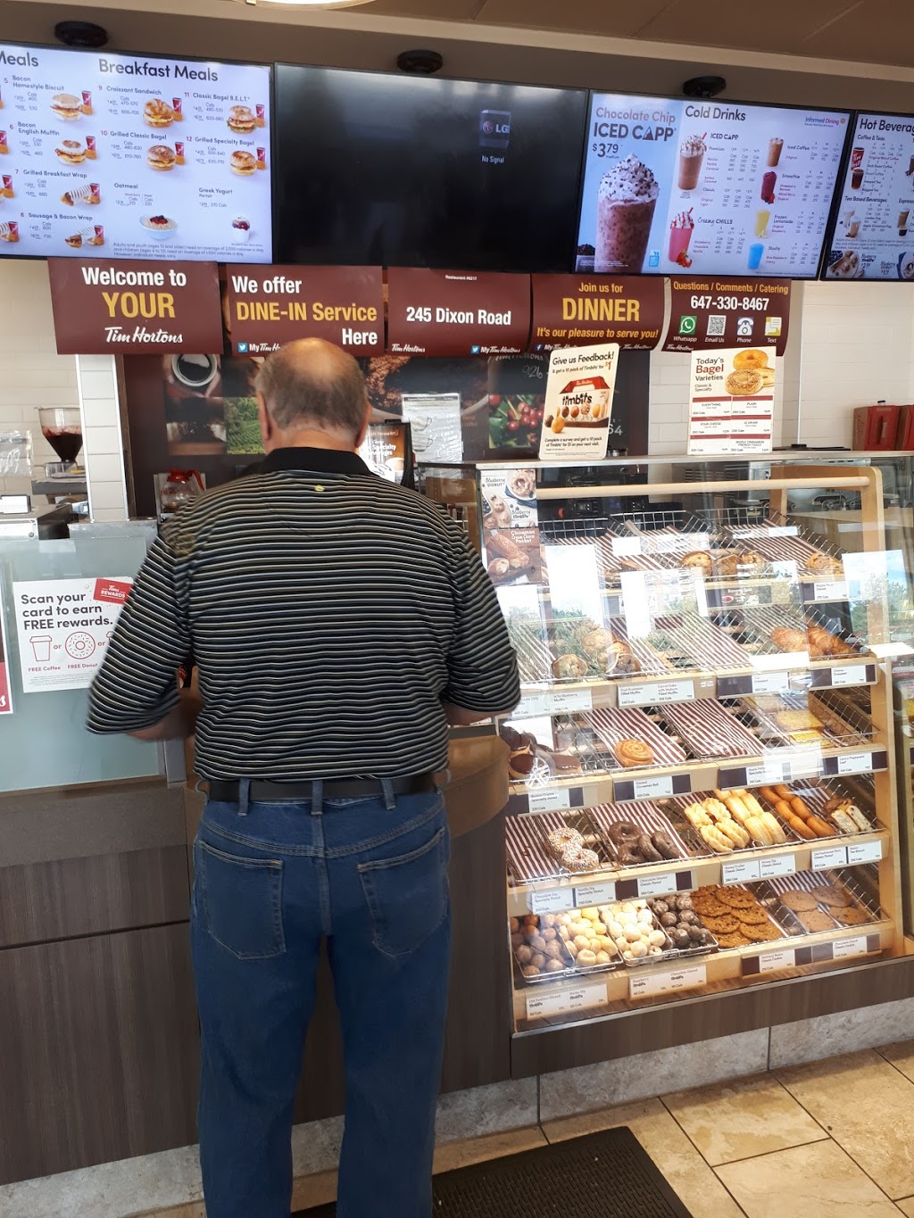 Tim Hortons | 245 Dixon Rd, Etobicoke, ON M9P 2M5, Canada | Phone: (416) 243-6115