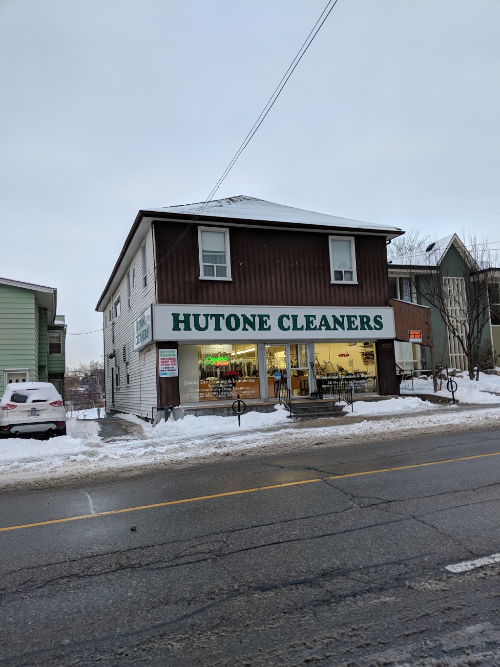 Hutone Cleaners | 14 Stavebank Rd, Mississauga, ON L5G 2T4, Canada | Phone: (905) 278-8363