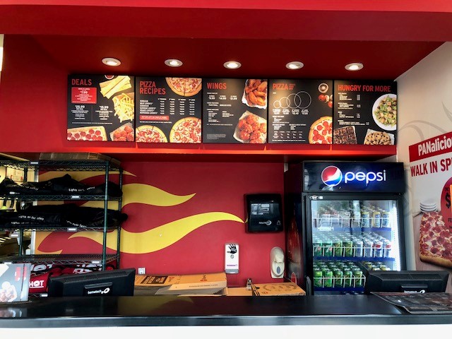 Pizza Hut | 2525 Woodview Dr SW, Calgary, AB T2W 4N4, Canada | Phone: (403) 310-1010