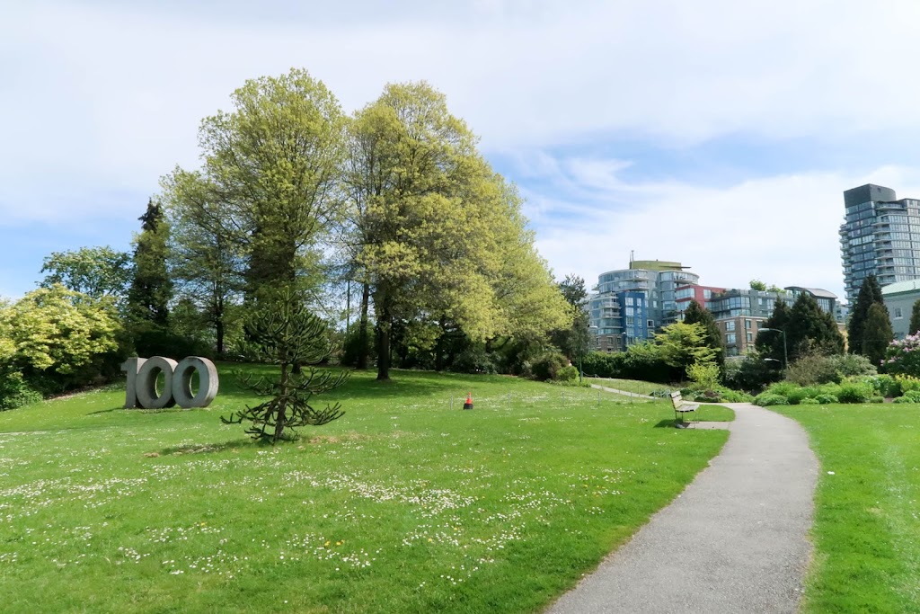 Granville Loop Park | 1435 W 5th Ave, Vancouver, BC V6Z 1N3, Canada | Phone: (604) 873-7000