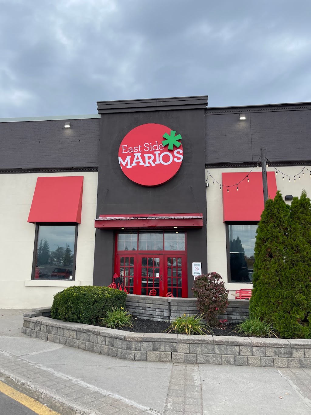 East Side Marios | 774 Gardiners Rd, Kingston, ON K7M 3X9, Canada | Phone: (613) 389-8114