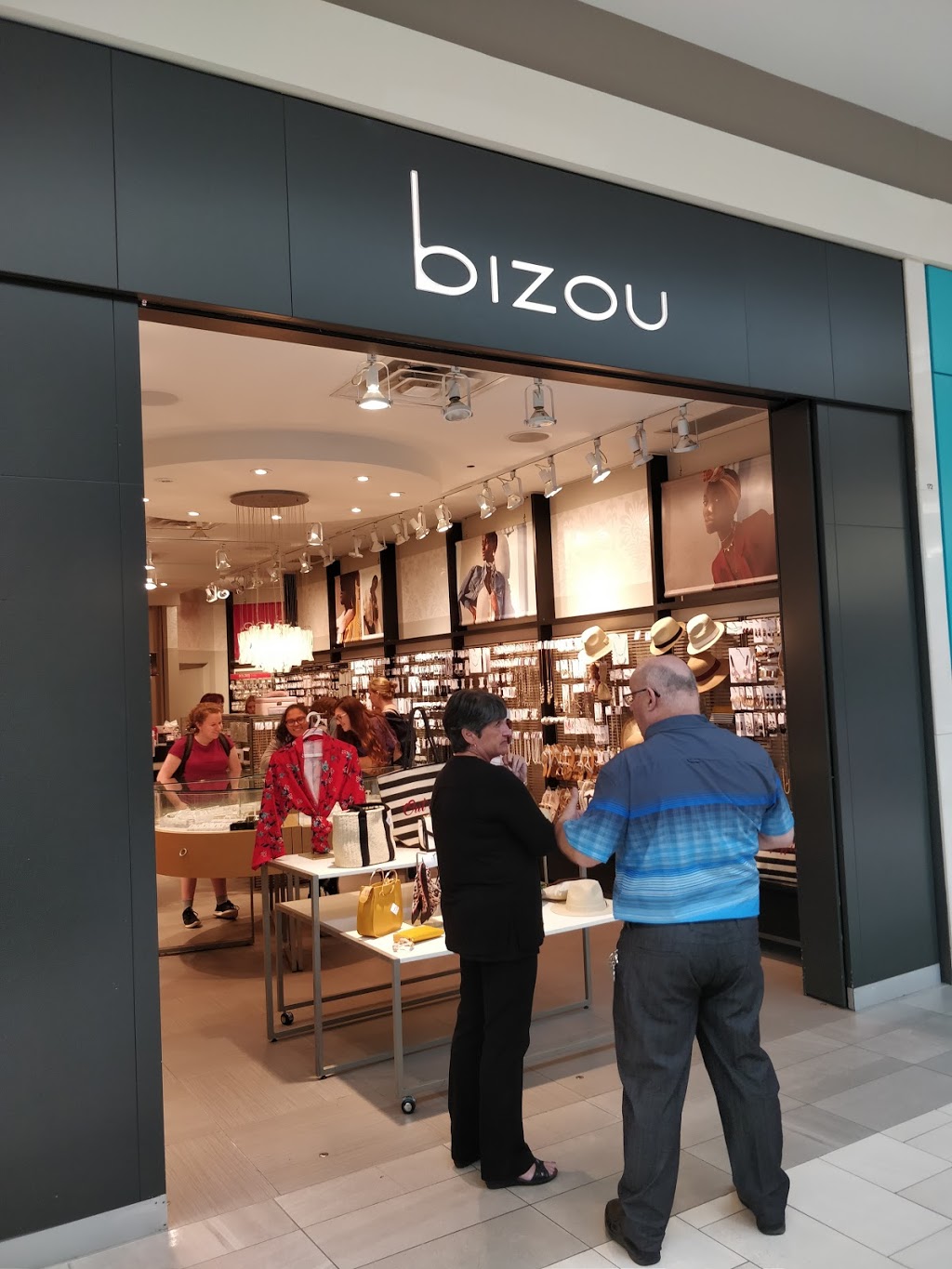 Bizou | 7077 Boulevard Newman, LaSalle, QC H8N 1X1, Canada | Phone: (514) 365-0154