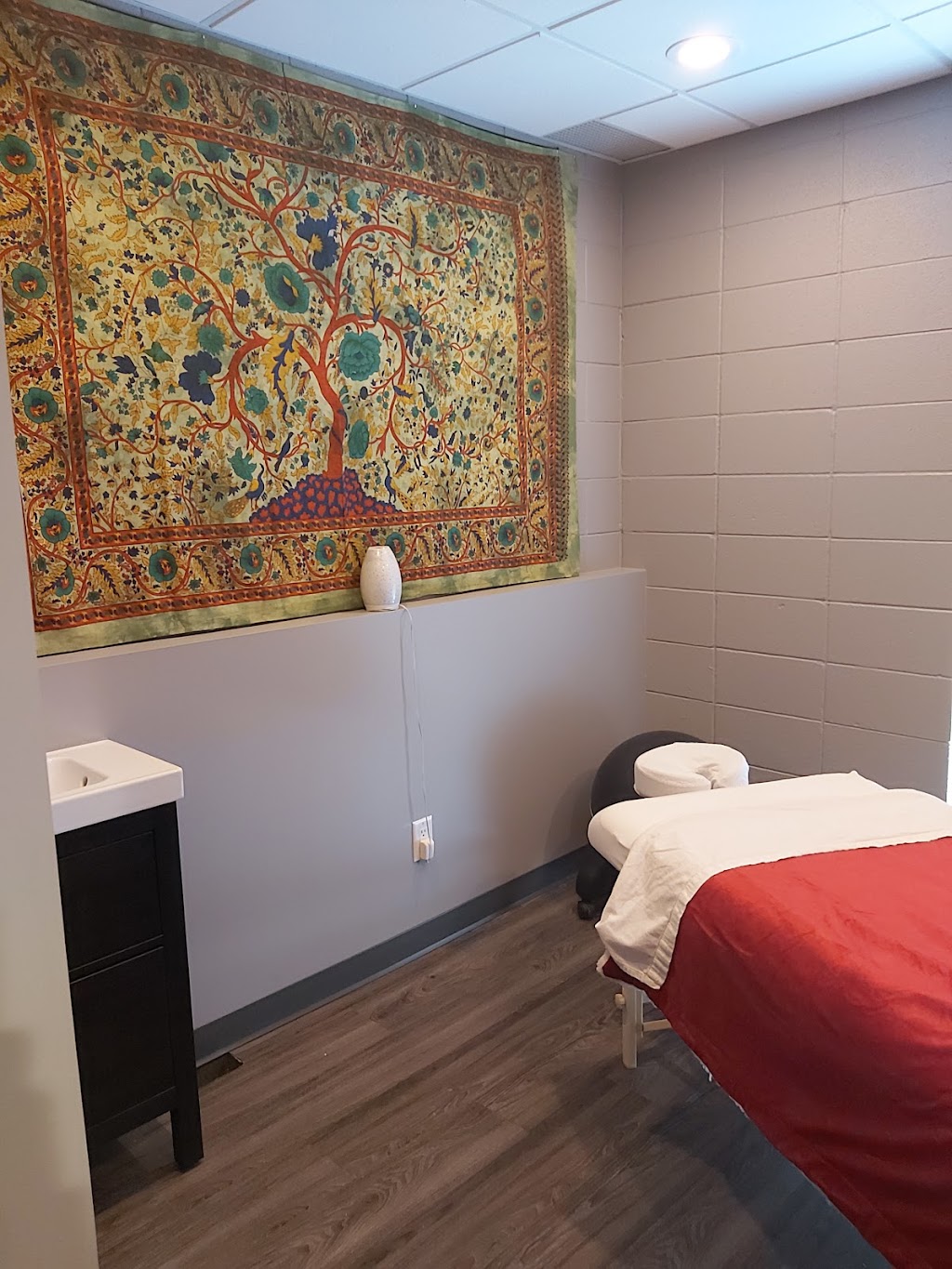 Divine Rose Massage Therapy | 104 Ellice Ave, Steinbach, MB R5G 2C1, Canada | Phone: (204) 381-6686