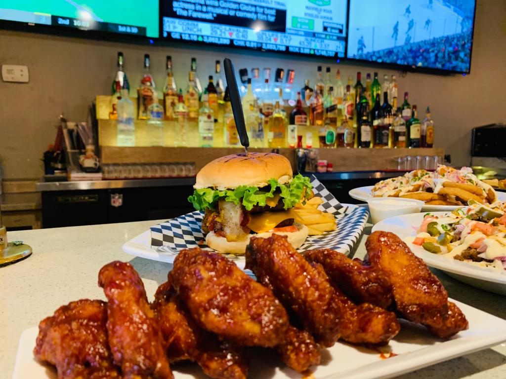 Roadhouse Wings | 2181 Lawrence Ave E, Scarborough, ON M1P 2P5, Canada | Phone: (416) 285-5539