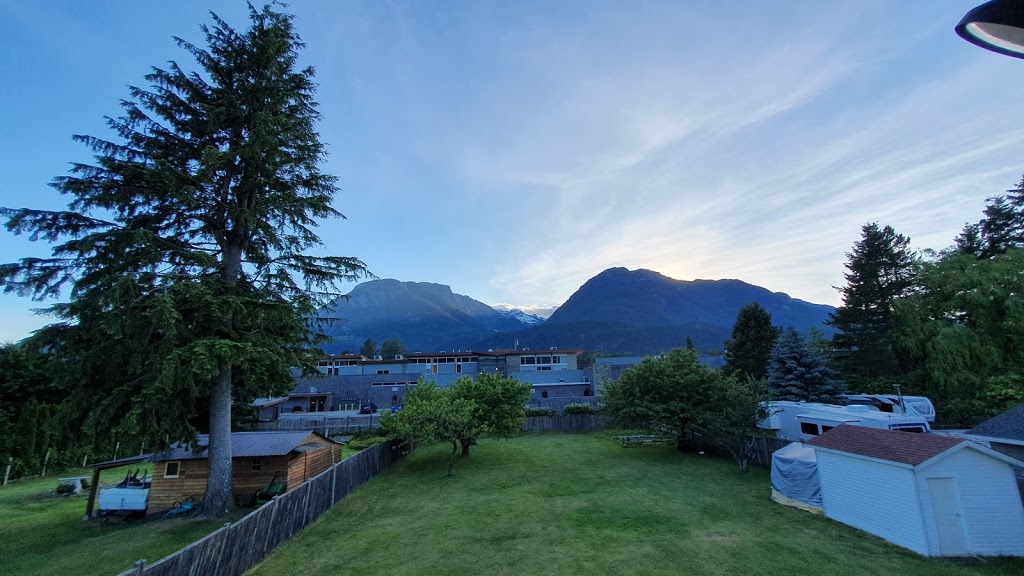 꿈의 궁전 | 40247 Diamond Head Rd, Squamish, BC V8B 0G2, Canada | Phone: (604) 898-1005