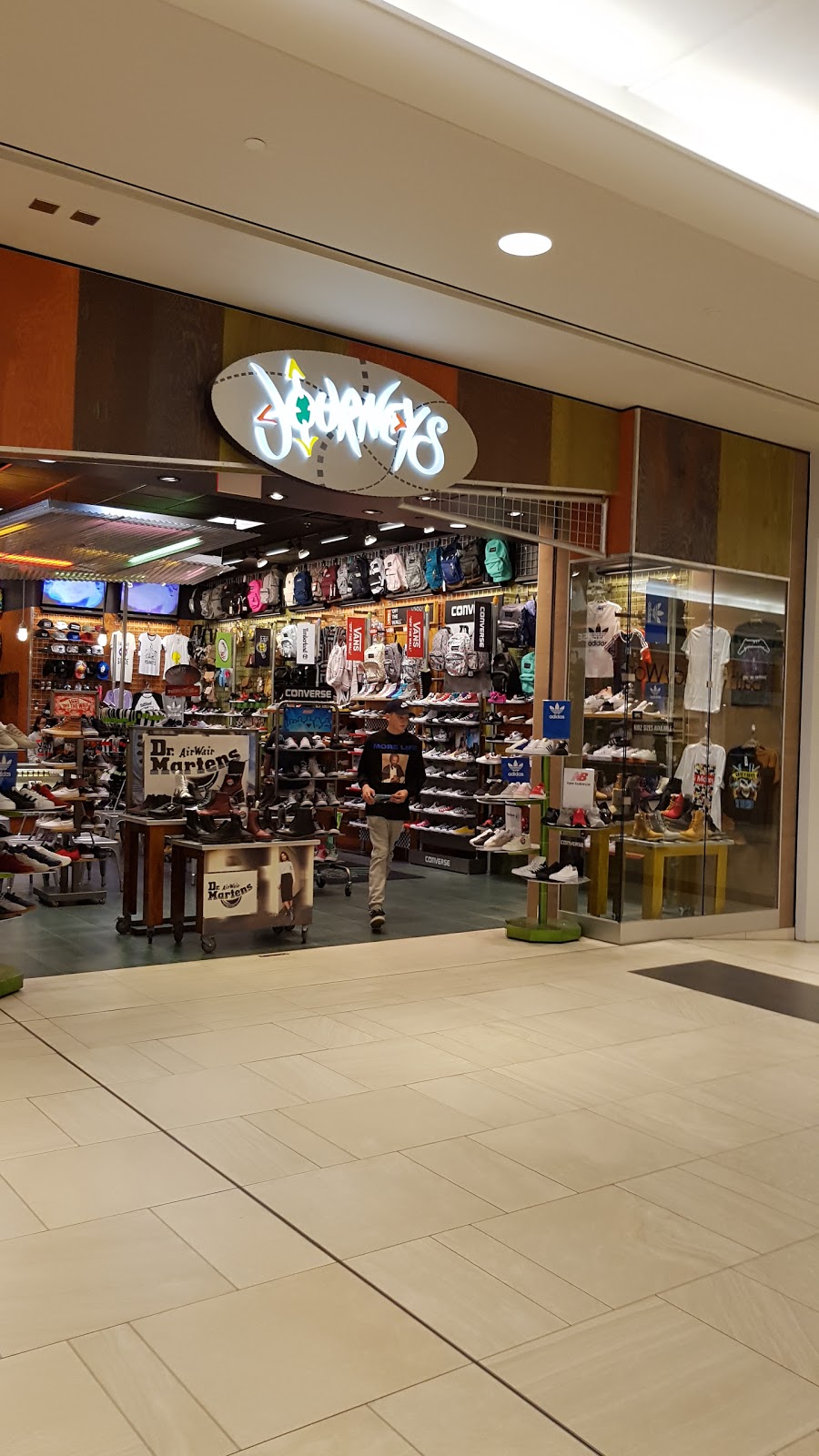 Journeys | Richmond Centre, 6551 No 3 Rd, Richmond, BC V6Y 2B6, Canada | Phone: (604) 295-7401