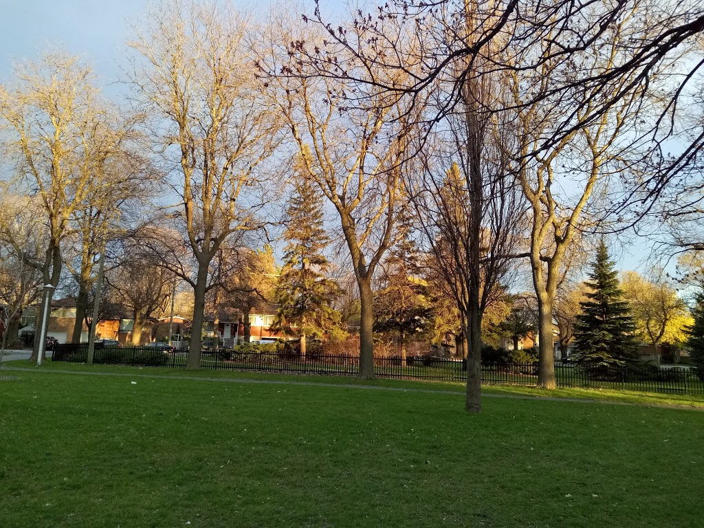 Louisbourg Park | Ahuntsic-Cartierville, Montreal, QC H4J, Canada