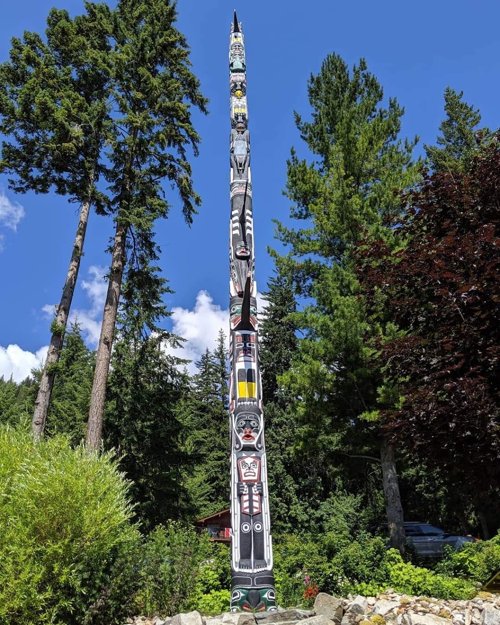 Totem Pole Resort & Marina | 7429 Sunnybrae-Canoe Point Rd, Tappen, BC V0E 2X0, Canada | Phone: (250) 835-4567