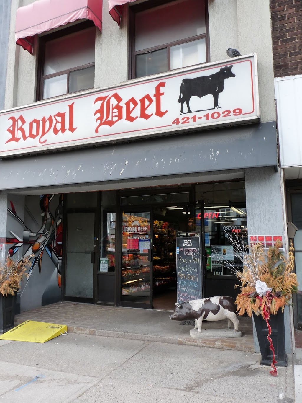 Royal Beef | 1968 Danforth Ave, Toronto, ON M4C 1J6, Canada | Phone: (416) 421-1029