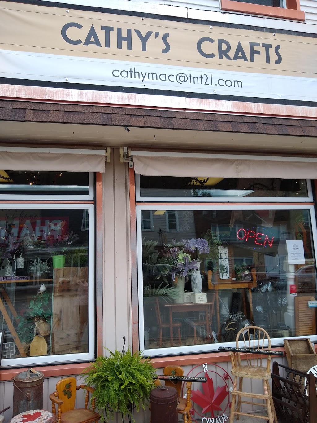 Cathys Crafts Lucknow | 603 Campbell St, Lucknow, ON N0G 2H0, Canada | Phone: (519) 525-3456