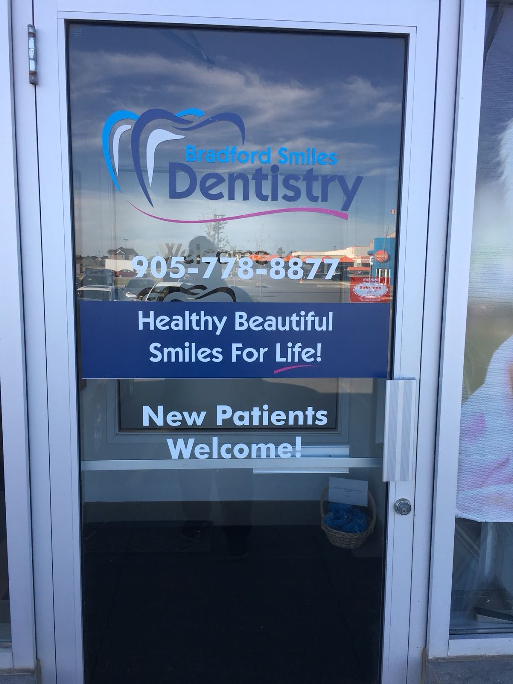 BRADFORD SMILES DENTISTRY | Dr. Joe Lehri & Associates | 478 Holland St W, Bradford, ON L3Z 0A2, Canada | Phone: (289) 803-5843