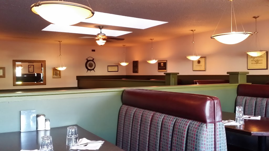 Kisavos Restaurant & Lounge | 1820 Broadway Ave, Saskatoon, SK S7H 2B7, Canada | Phone: (306) 244-6666