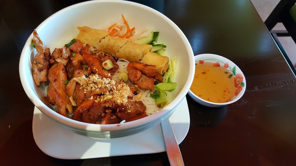 Pho Nam Thanh Restaurant | 80 Dundas St E, Dundas, ON L9H 7K6, Canada | Phone: (905) 690-9181