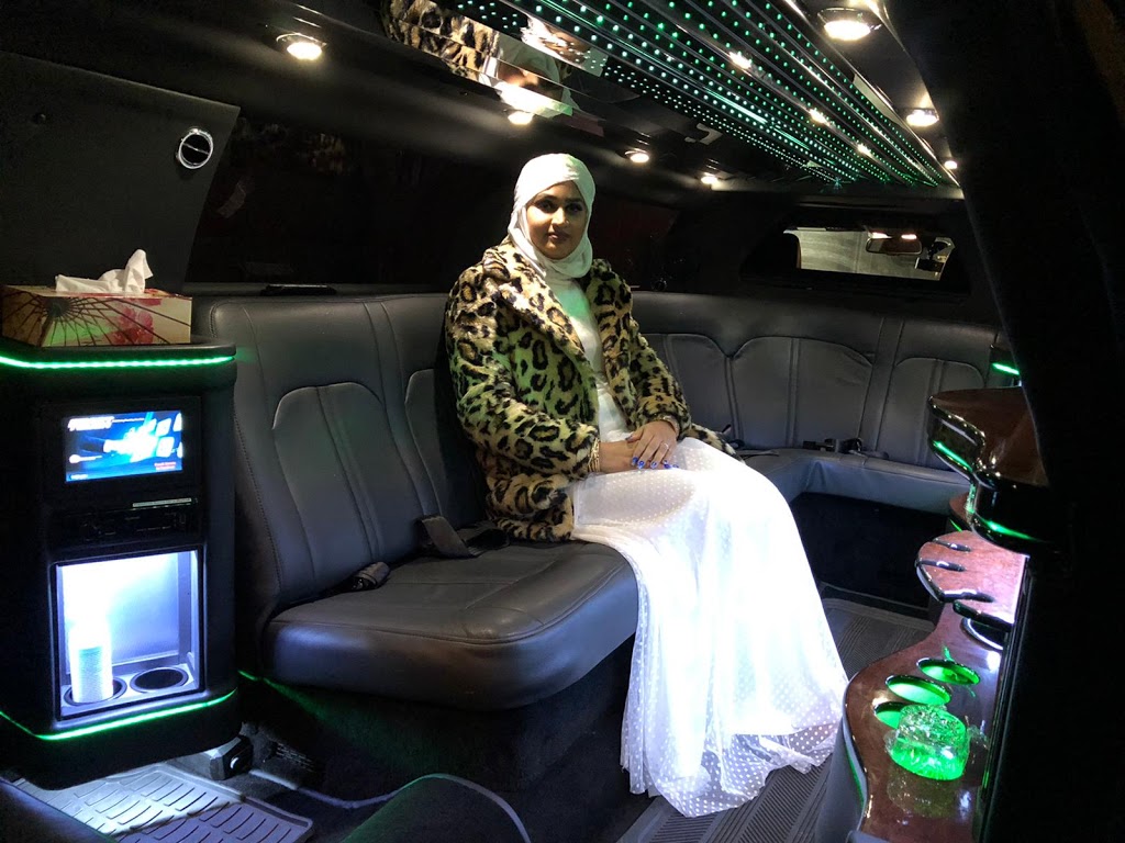 luxury stretch limo | 2480 New Providence St, Oshawa, ON L1L 0C1, Canada | Phone: (416) 834-6603