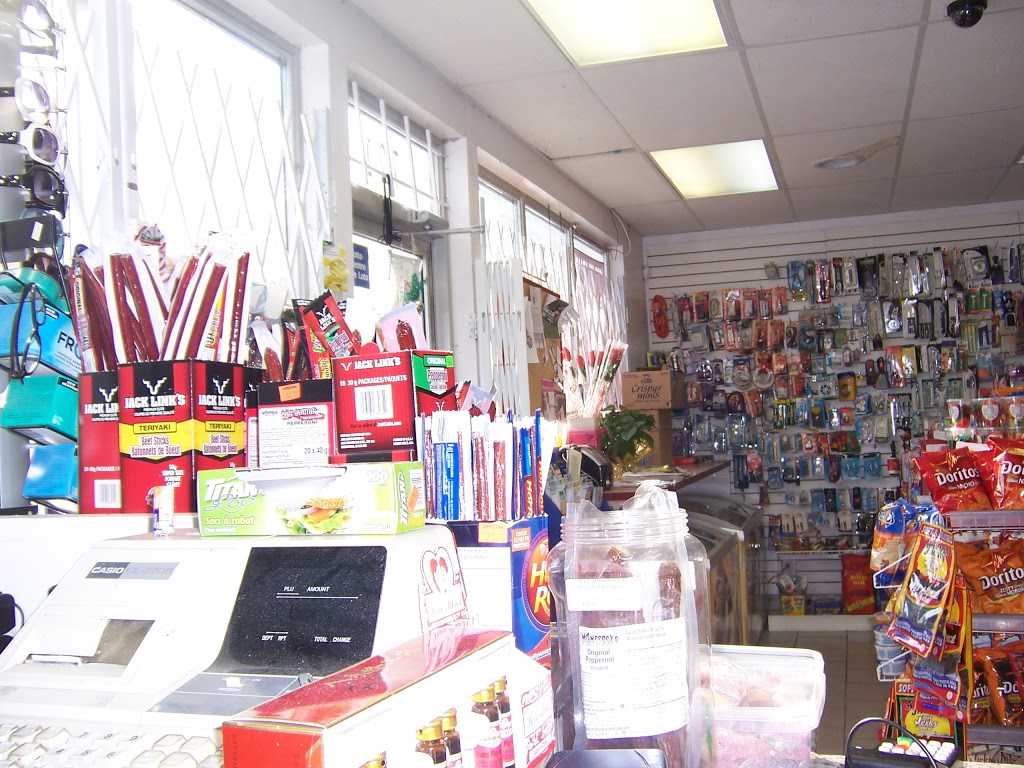 Hamilton Beach Convenience | 536 Beach Blvd, Hamilton, ON L8H 6X3, Canada | Phone: (289) 389-2398