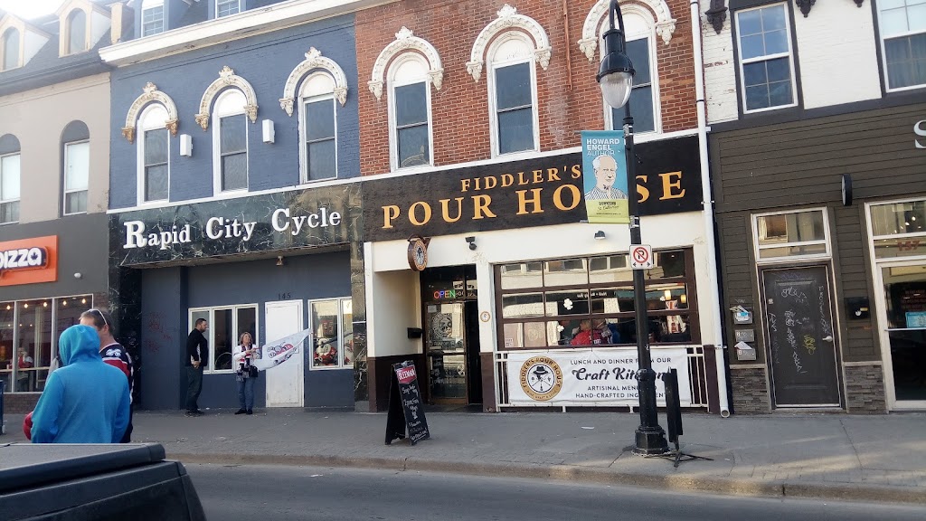 Fiddlers Pour House | 149 St Paul St, St. Catharines, ON L2R 3M5, Canada | Phone: (905) 346-1225