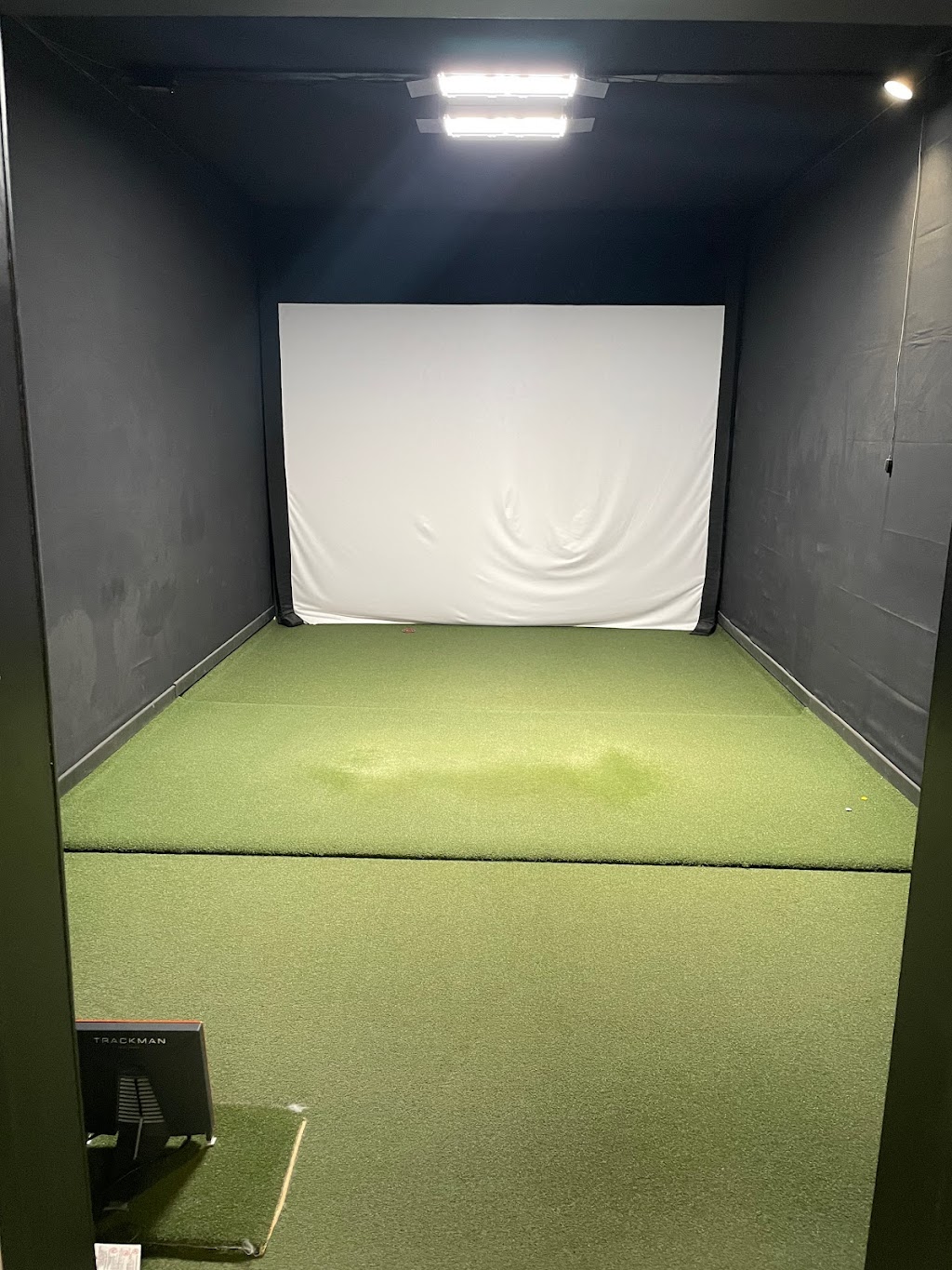 Golf Vault | 2631 Kingsway Dr, Kitchener, ON N2C 1A7, Canada | Phone: (519) 748-1444