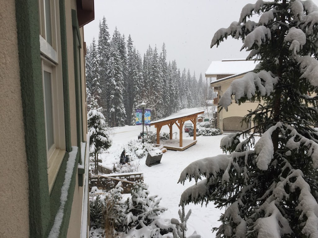 Fireside Lodge Hotel Sun Peaks | 3190 Creekside Way, Heffley Creek, BC V0E 1Z1, Canada | Phone: (250) 578-6969