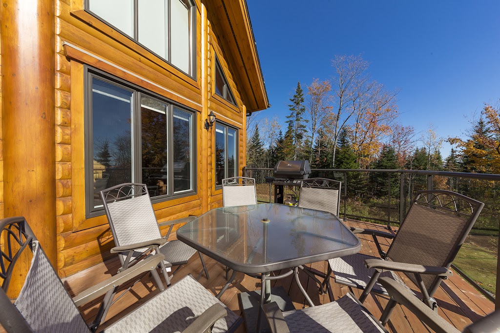 Chalet Repère du Massif | 13 Prom. du Saint-Laurent, Petite-Rivière-Saint-François, QC G0T 2L0, Canada | Phone: (514) 891-6154