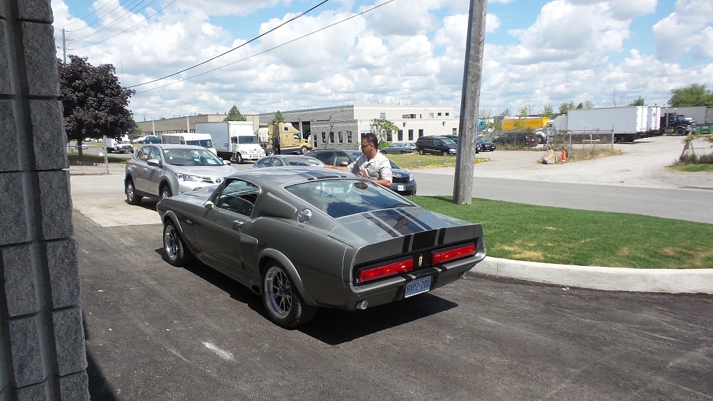 Car Buffs Auto Colllision Centre | 5930 Atlantic Dr, Mississauga, ON L4W 1N6, Canada | Phone: (905) 564-5562