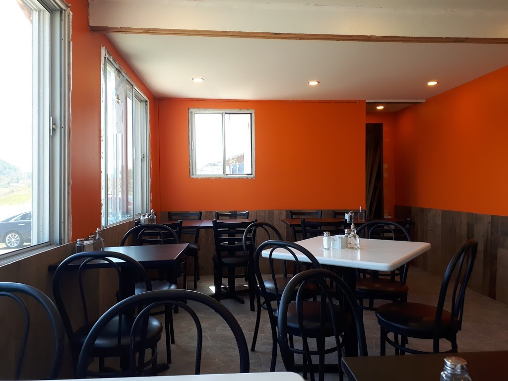 Restaurant Le 317 | 899 QC-317, Thurso, QC J0X 3B0, Canada | Phone: (819) 800-0219