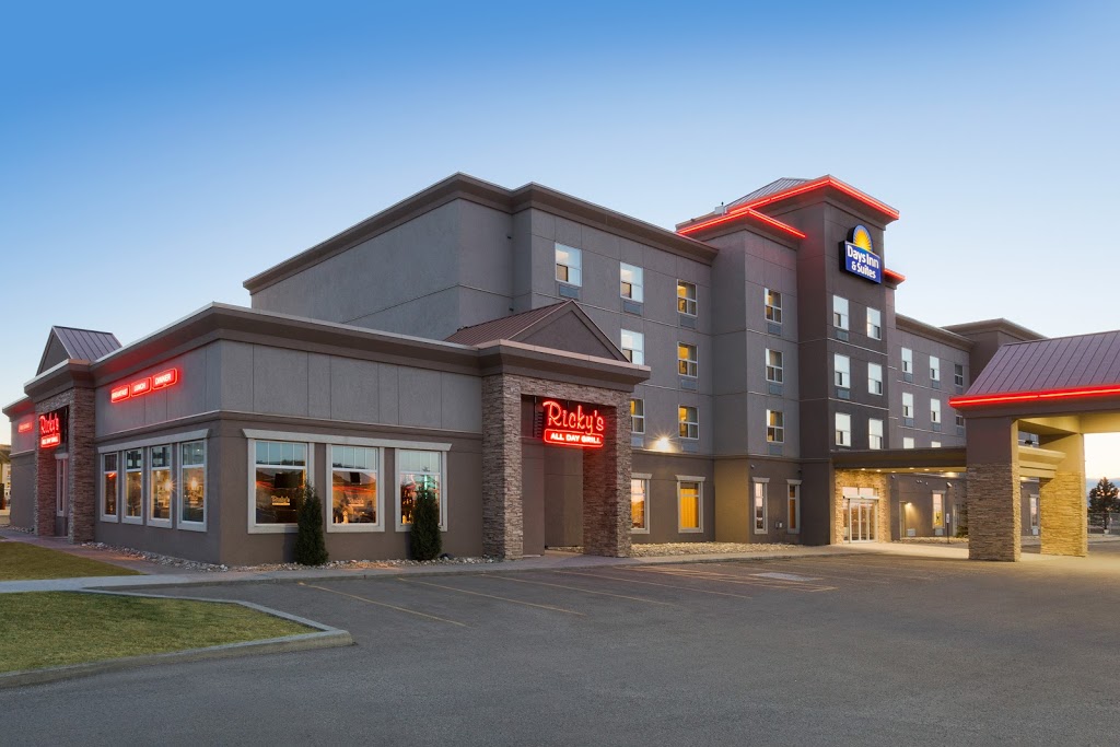 Days Inn & Suites | 8116 Sparrow Crescent, Leduc, AB T9E 8B7, Canada | Phone: (780) 986-1760