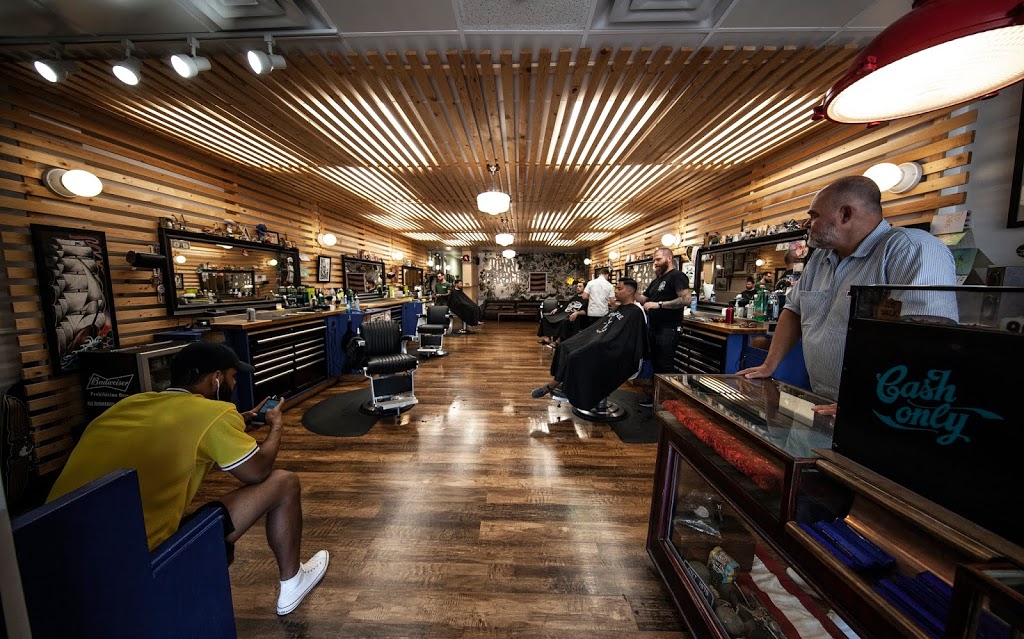 Town Barber | 1114 Dundas St W, Toronto, ON M6J 1X2, Canada | Phone: (416) 399-3499